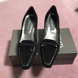 Beautiful suede pumps, go from day to evening!